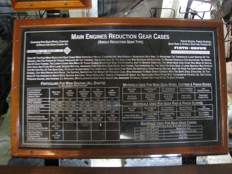 Queen Mary 2010 0550.JPG - Engine room stuff.
